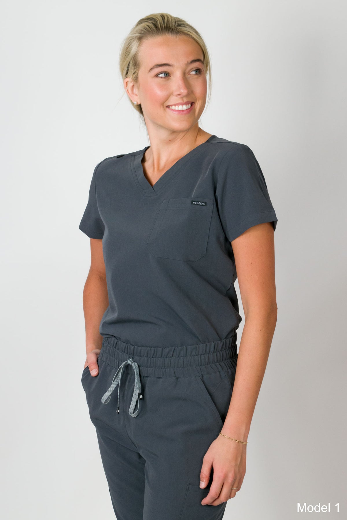 Camilla | Women's slim 1 pocket Top